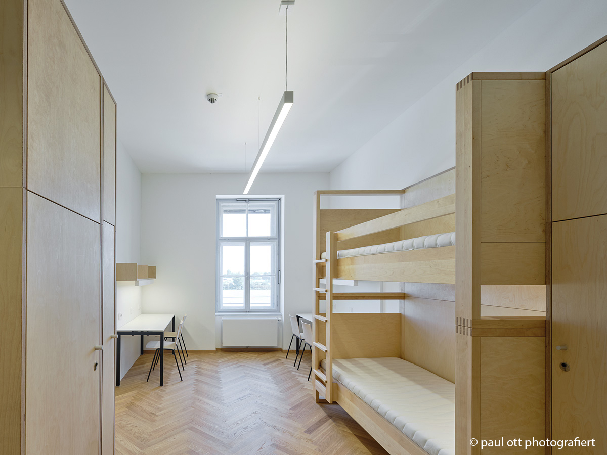 LFS Grottenhof Zimmer2